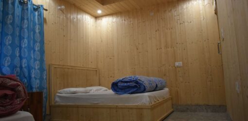 Devdaar Cottage Gangotri hotel room